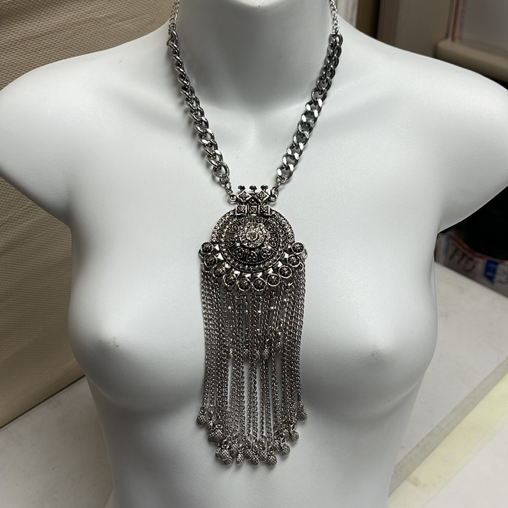 NWT Guess by Marciano Necklace